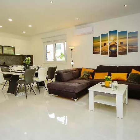 Prázdninový dům Holiday Home Babara Zadar